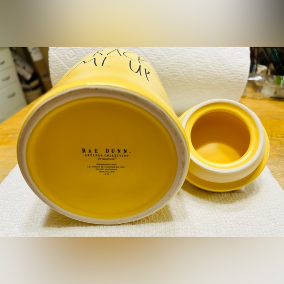 Rae Dunn “crack me up” canister, artisan collection Magenta. Mint condition - Picture 3 of 4